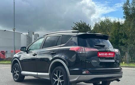 Toyota RAV4, 2017 год, 3 200 000 рублей, 6 фотография