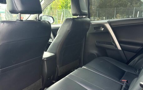 Toyota RAV4, 2017 год, 3 200 000 рублей, 13 фотография