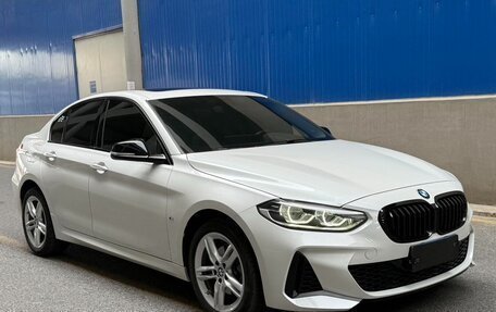 BMW 1 серия, 2022 год, 1 591 000 рублей, 3 фотография