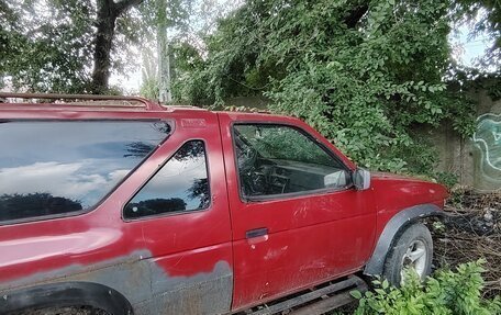 Nissan Terrano II рестайлинг, 1989 год, 120 000 рублей, 3 фотография