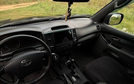Toyota Land Cruiser Prado 120 рестайлинг, 2004 год, 1 600 000 рублей, 8 фотография