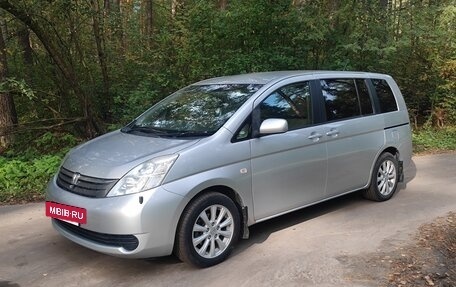 Toyota ISis I, 2005 год, 850 000 рублей, 5 фотография