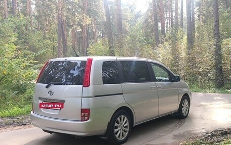 Toyota ISis I, 2005 год, 850 000 рублей, 4 фотография