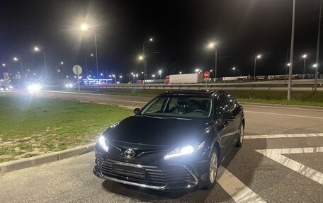 Toyota Camry, 2023 год, 3 900 000 рублей, 6 фотография
