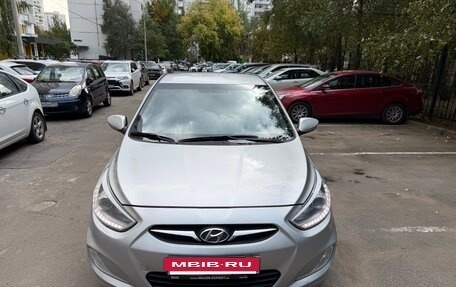 Hyundai Solaris II рестайлинг, 2013 год, 750 000 рублей, 2 фотография
