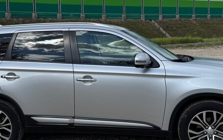 Mitsubishi Outlander III рестайлинг 3, 2017 год, 2 000 000 рублей, 3 фотография