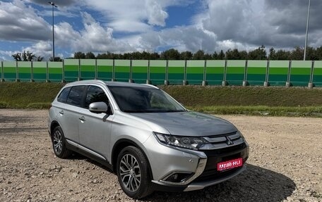 Mitsubishi Outlander III рестайлинг 3, 2017 год, 2 000 000 рублей, 1 фотография