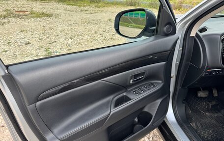 Mitsubishi Outlander III рестайлинг 3, 2017 год, 2 000 000 рублей, 13 фотография