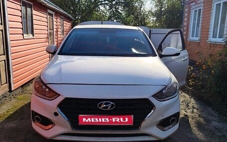 Hyundai Solaris II рестайлинг, 2019 год, 1 100 000 рублей, 1 фотография
