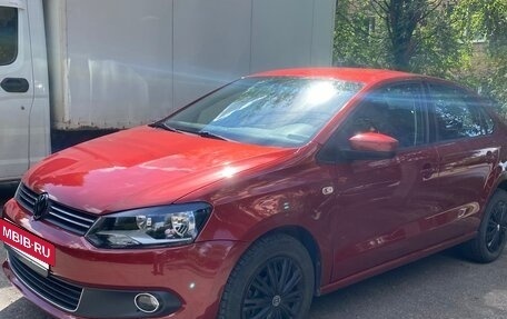 Volkswagen Polo VI (EU Market), 2011 год, 815 000 рублей, 2 фотография