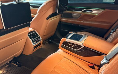 BMW 7 серия, 2021 год, 7 400 000 рублей, 14 фотография