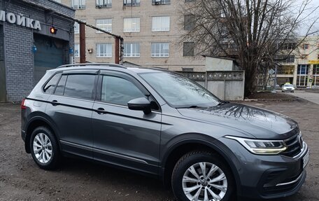 Volkswagen Tiguan II, 2021 год, 2 900 000 рублей, 4 фотография