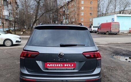 Volkswagen Tiguan II, 2021 год, 2 900 000 рублей, 2 фотография