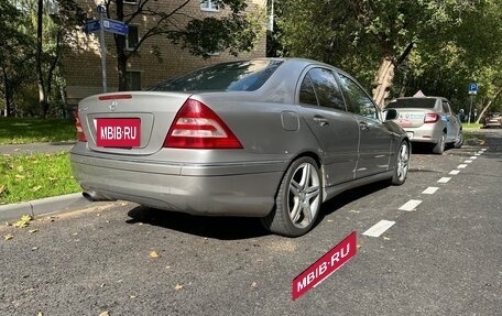 Mercedes-Benz C-Класс, 2005 год, 900 000 рублей, 3 фотография