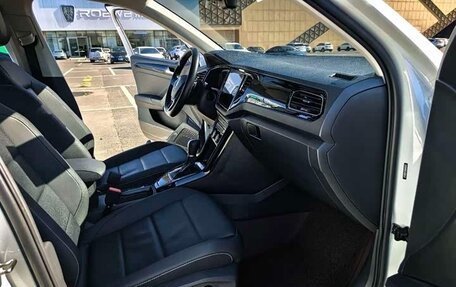 Volkswagen T-Roc I, 2022 год, 1 770 000 рублей, 16 фотография