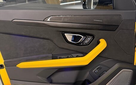 Lamborghini Urus I, 2022 год, 25 000 000 рублей, 12 фотография