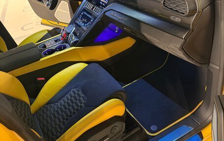 Lamborghini Urus I, 2022 год, 25 000 000 рублей, 15 фотография