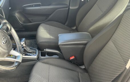 KIA Rio IV, 2017 год, 1 000 000 рублей, 8 фотография