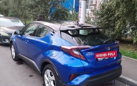Toyota C-HR I рестайлинг, 2018 год, 2 400 000 рублей, 4 фотография