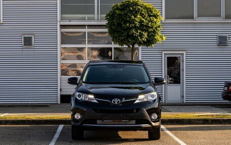 Toyota RAV4, 2018 год, 1 895 000 рублей, 2 фотография