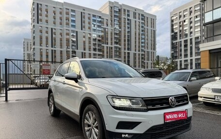 Volkswagen Tiguan II, 2018 год, 2 450 000 рублей, 1 фотография