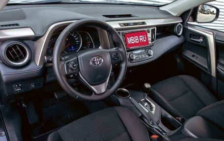 Toyota RAV4, 2018 год, 1 895 000 рублей, 13 фотография