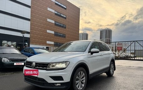 Volkswagen Tiguan II, 2018 год, 2 450 000 рублей, 2 фотография