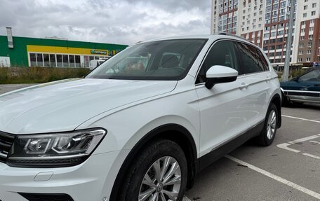 Volkswagen Tiguan II, 2018 год, 2 450 000 рублей, 11 фотография