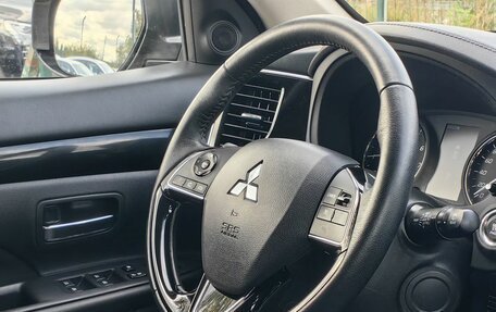 Mitsubishi Outlander III рестайлинг 3, 2021 год, 1 949 000 рублей, 11 фотография