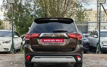 Mitsubishi Outlander III рестайлинг 3, 2021 год, 1 949 000 рублей, 7 фотография