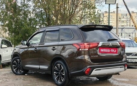 Mitsubishi Outlander III рестайлинг 3, 2021 год, 1 949 000 рублей, 8 фотография