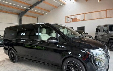 Mercedes-Benz V-Класс, 2025 год, 10 711 027 рублей, 2 фотография