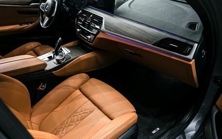 BMW 5 серия, 2022 год, 5 490 000 рублей, 26 фотография