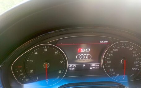 Audi A8, 2012 год, 1 800 000 рублей, 12 фотография