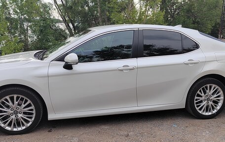 Toyota Camry, 2019 год, 2 350 000 рублей, 2 фотография