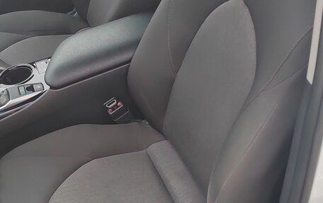 Toyota Camry, 2019 год, 2 350 000 рублей, 7 фотография