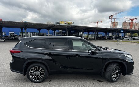 Toyota Highlander, 2025 год, 6 000 000 рублей, 4 фотография