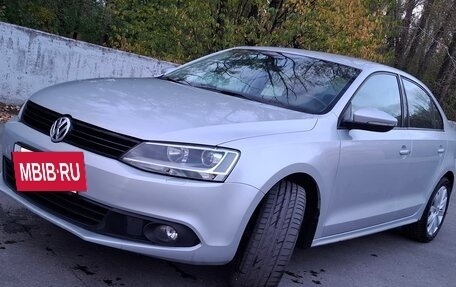 Volkswagen Jetta VI, 2011 год, 780 000 рублей, 2 фотография