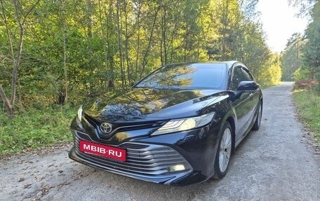 Toyota Camry, 2018 год, 2 450 000 рублей, 2 фотография
