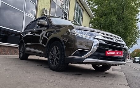 Mitsubishi Outlander III рестайлинг 3, 2016 год, 1 950 000 рублей, 4 фотография