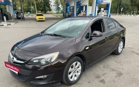 Opel Astra J, 2014 год, 640 000 рублей, 2 фотография