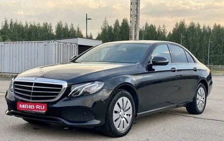 Mercedes-Benz E-Класс, 2019 год, 3 000 000 рублей, 1 фотография