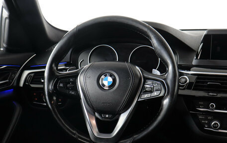BMW 5 серия, 2019 год, 2 668 322 рублей, 14 фотография