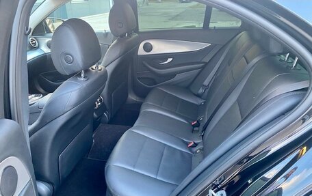 Mercedes-Benz E-Класс, 2019 год, 3 000 000 рублей, 8 фотография