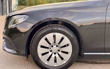 Mercedes-Benz E-Класс, 2019 год, 3 000 000 рублей, 7 фотография
