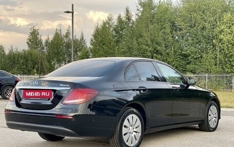 Mercedes-Benz E-Класс, 2019 год, 3 000 000 рублей, 3 фотография