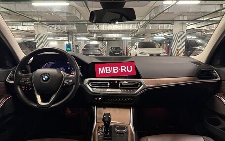 BMW 3 серия, 2019 год, 4 090 000 рублей, 15 фотография
