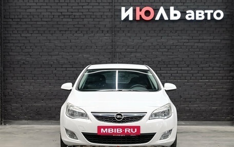 Opel Astra J, 2012 год, 670 000 рублей, 2 фотография