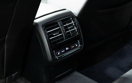 Volkswagen Passat B8 рестайлинг, 2017 год, 1 849 700 рублей, 20 фотография