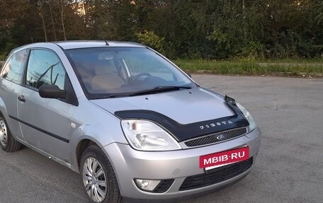 Ford Fiesta, 2003 год, 235 000 рублей, 2 фотография